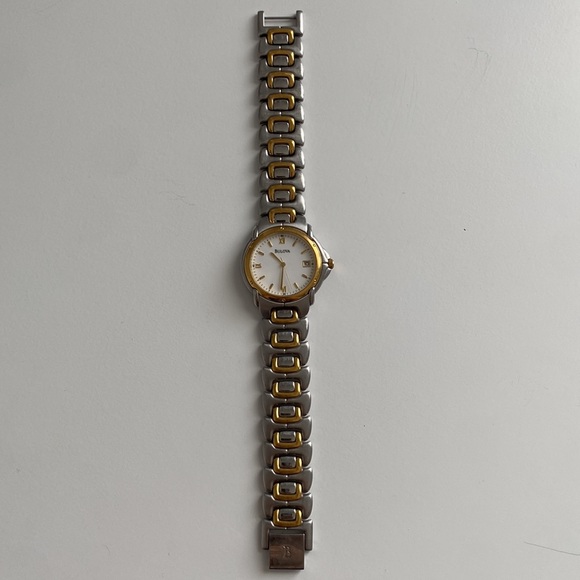 Vintage Bulova Mechanical Wind Up - Picture 6 of 8